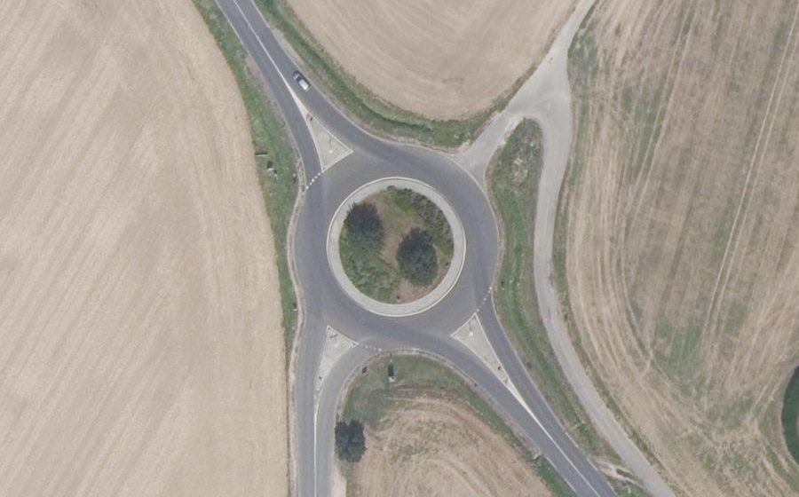 Vue aérienne du Rond-point anonyme n°28039269
