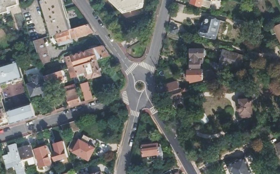 Vue aérienne du Rond-point anonyme n°28050991