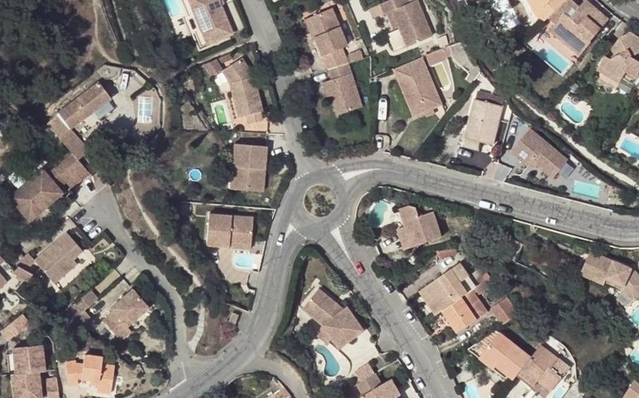 Vue aérienne du Rond-point anonyme n°28056003