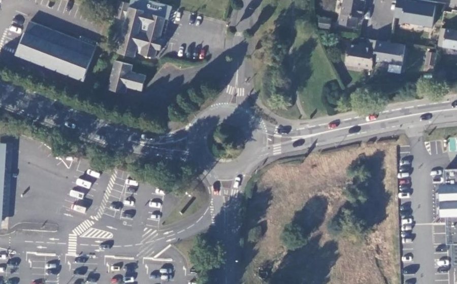Vue aérienne du Rond-point anonyme n°28059984