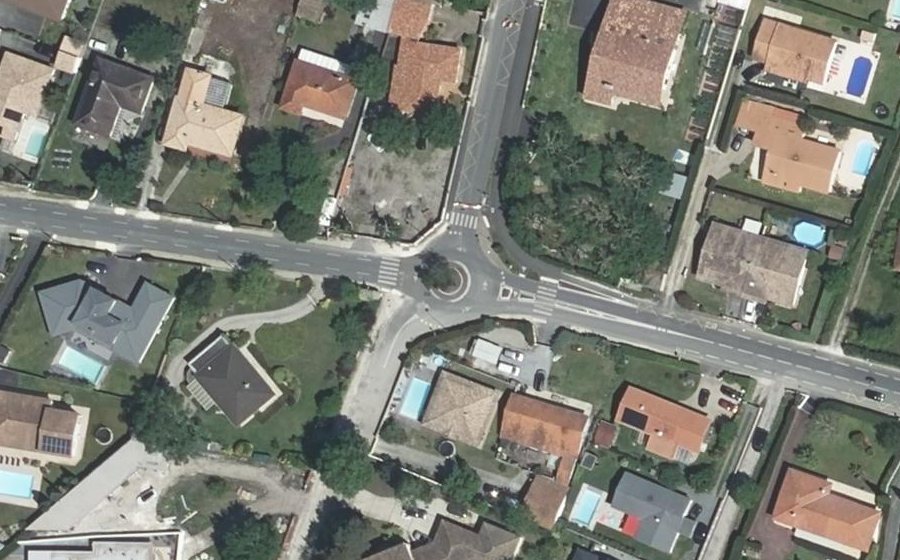 Vue aérienne du Rond-point anonyme n°28089901