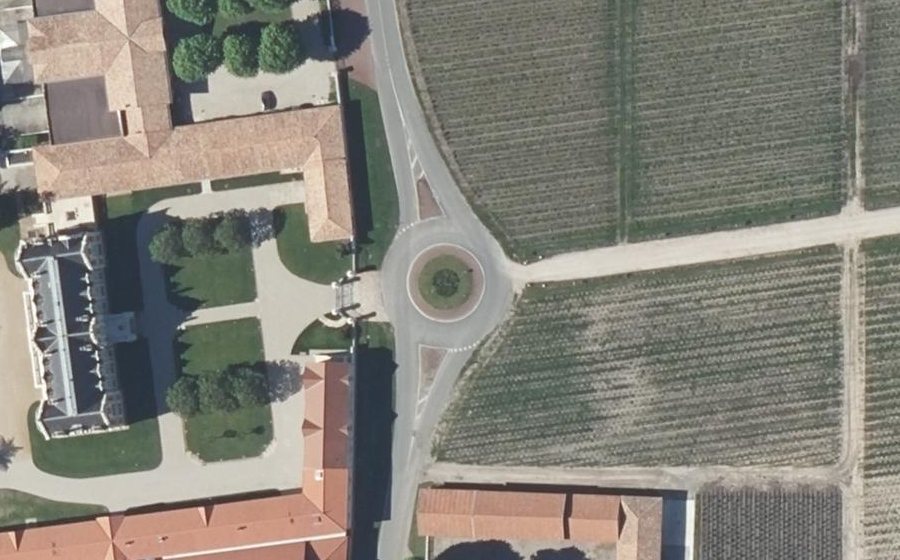 Vue aérienne du Rond-point anonyme n°28100242