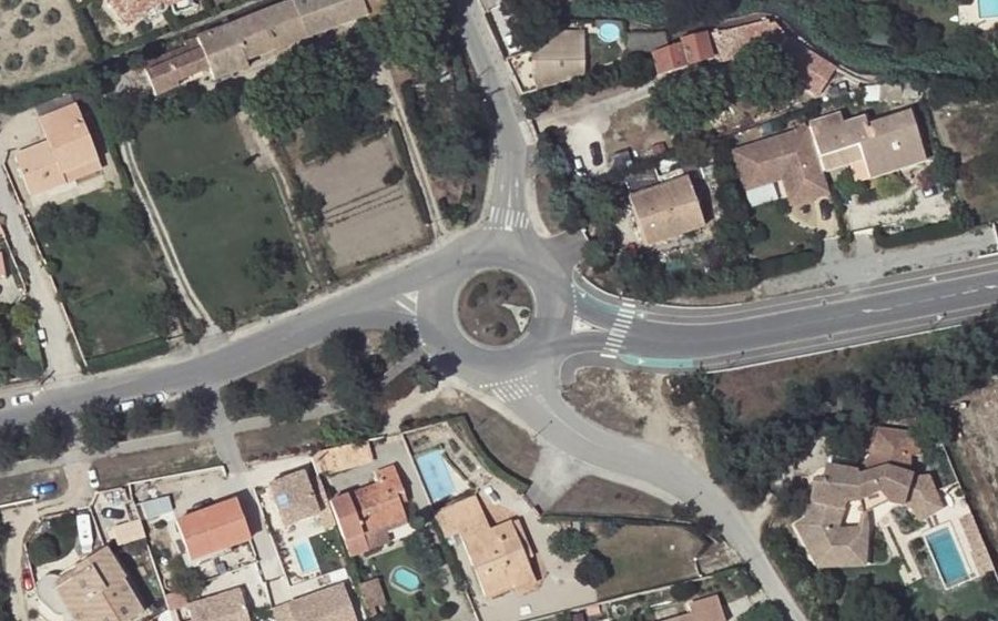 Vue aérienne du Rond-point anonyme n°28111020
