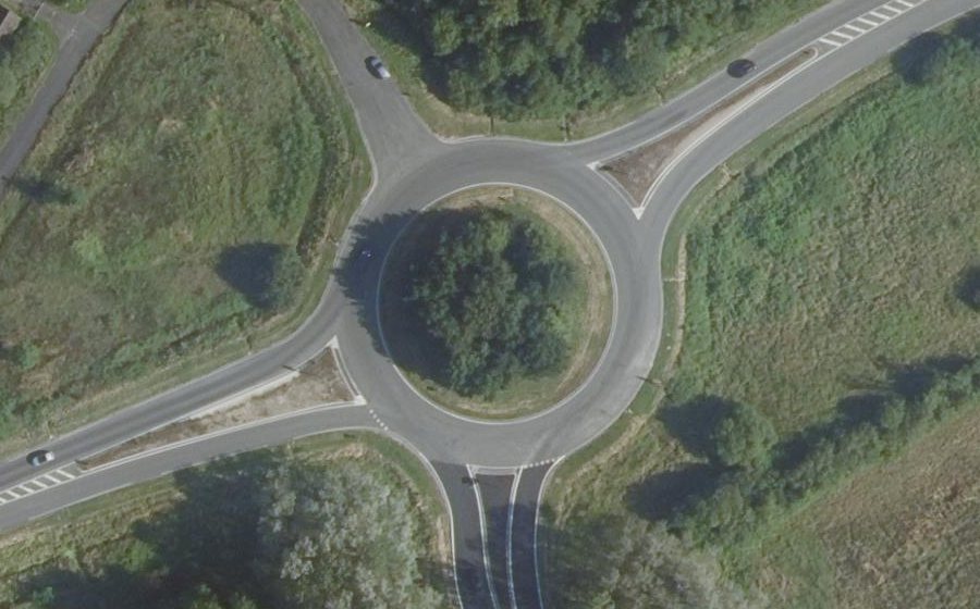 Vue aérienne du Rond-point anonyme n°28152128