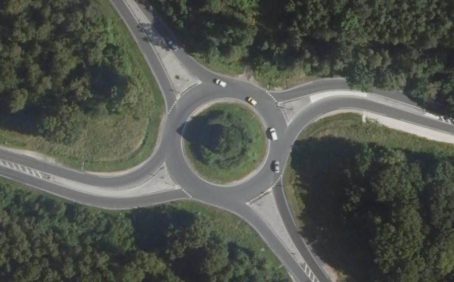 Vue aérienne du Rond-point anonyme n°28152399