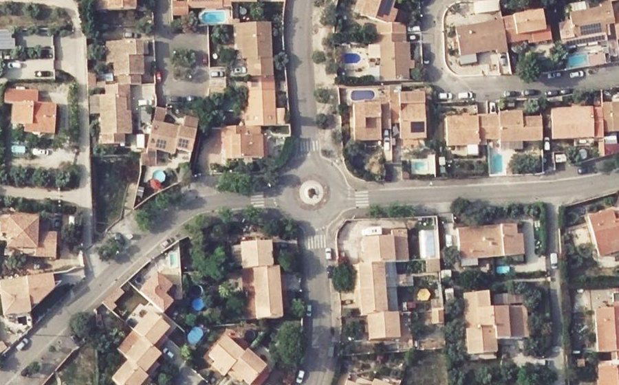 Vue aérienne du Rond-point anonyme n°28199159