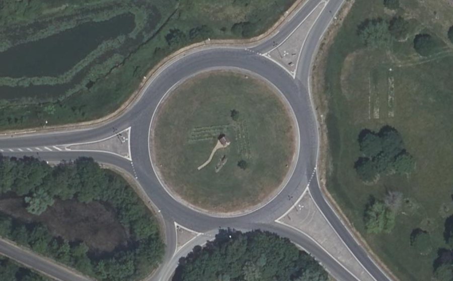 Vue aérienne du Rond-point anonyme n°28200210