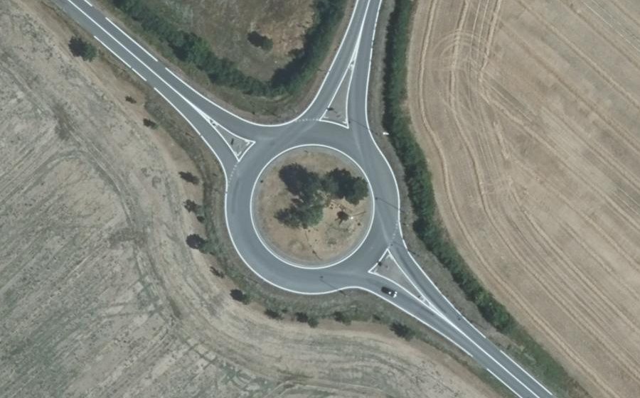Vue aérienne du Rond-point anonyme n°28219156