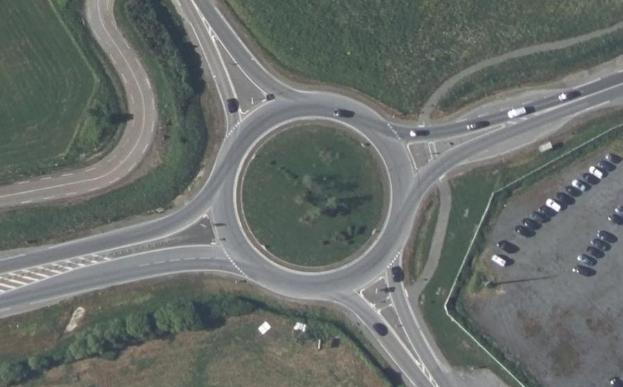 Vue aérienne du Rond-point anonyme n°28227288