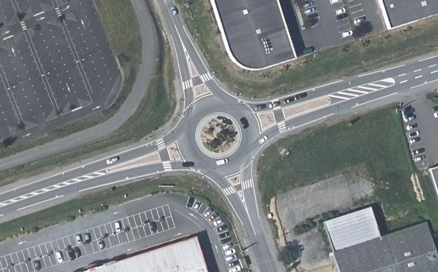 Vue aérienne du Rond-point anonyme n°28227683