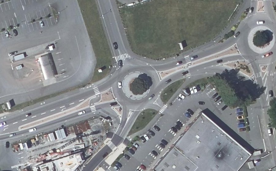 Vue aérienne du Rond-point anonyme n°28227727
