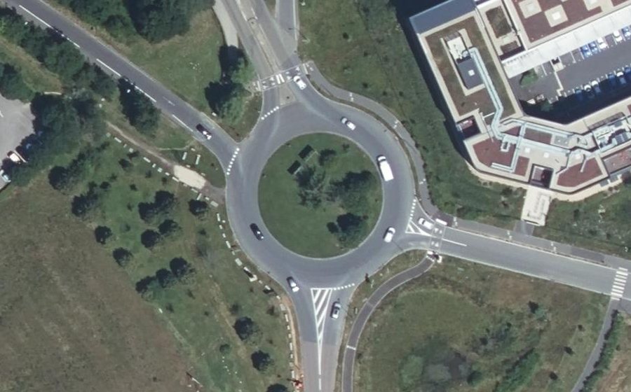 Vue aérienne du Rond-point anonyme n°28229463