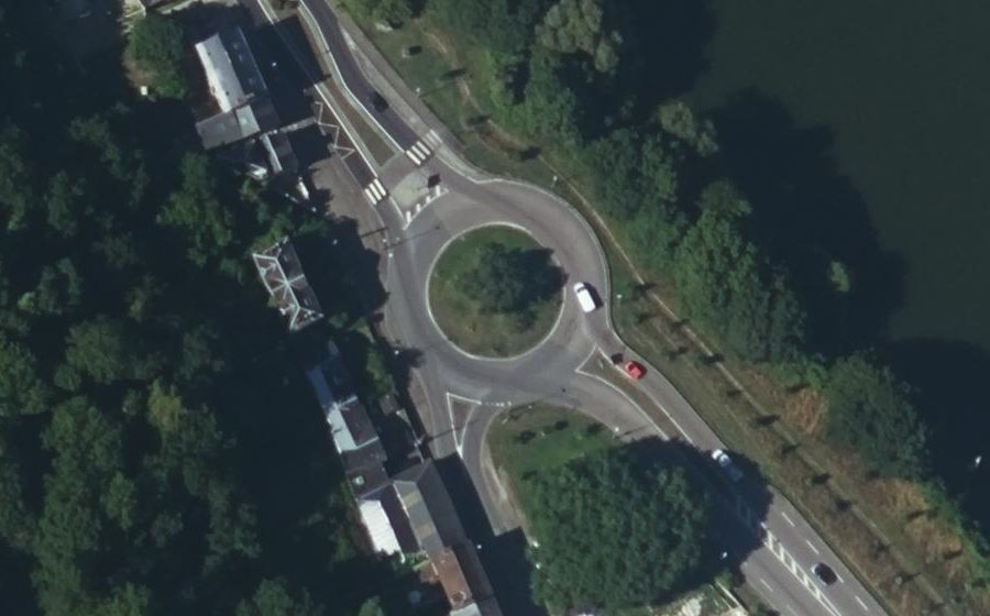 Vue aérienne du Rond-point anonyme n°28231924