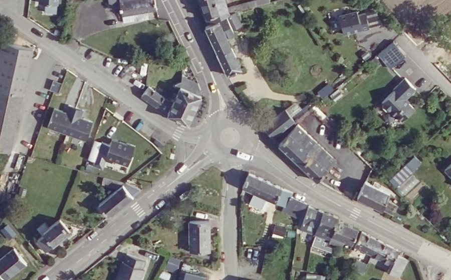 Vue aérienne du Rond-point anonyme n°28246951