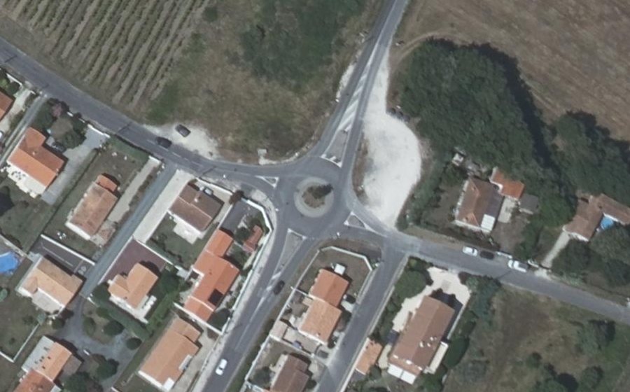Vue aérienne du Rond-point anonyme n°28280226