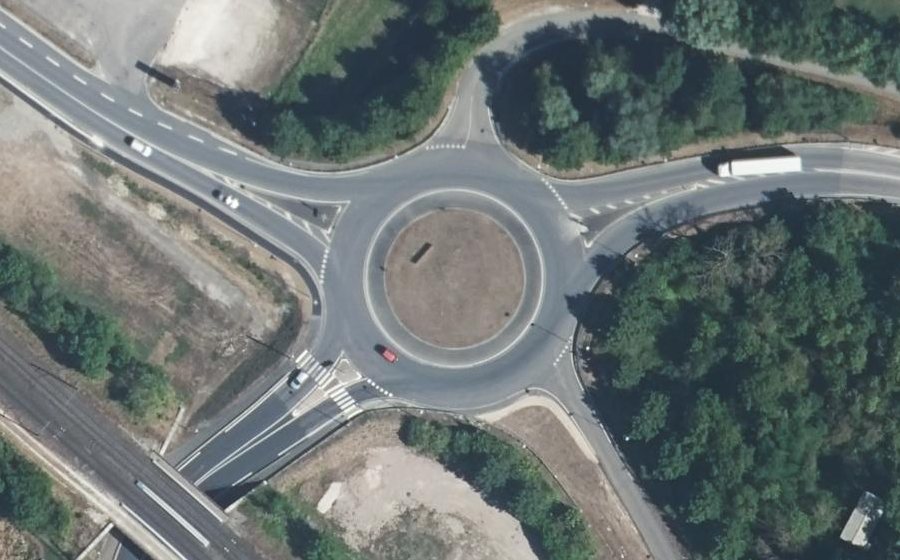 Vue aérienne du Rond-point anonyme n°28286867