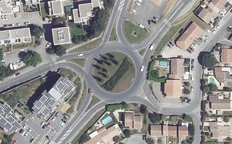 Vue aérienne du Rond-point anonyme n°28288297