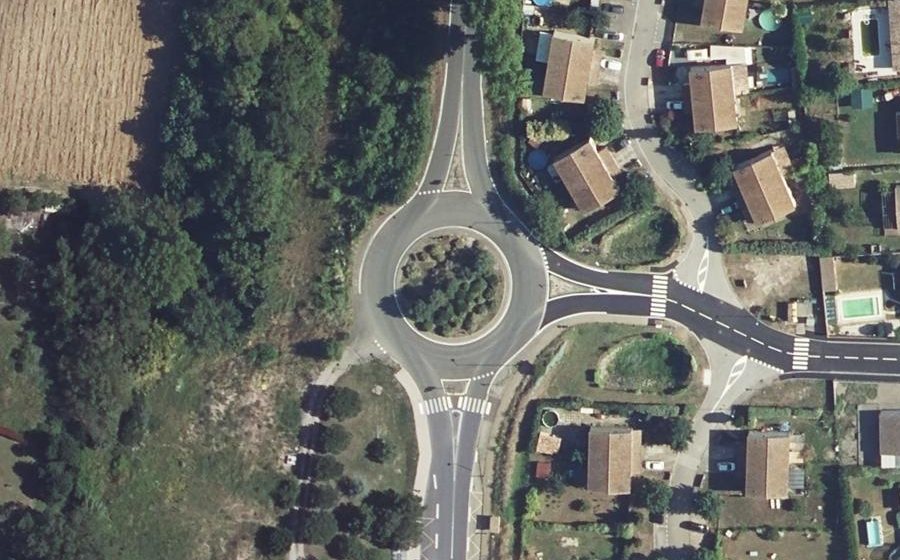 Vue aérienne du Rond-point anonyme n°28288569