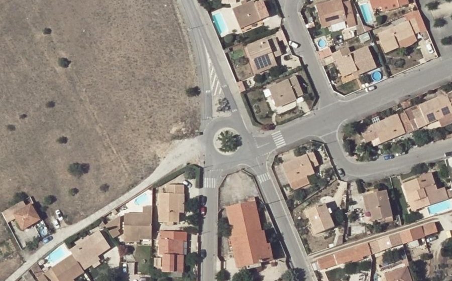 Vue aérienne du Rond-point anonyme n°28293198