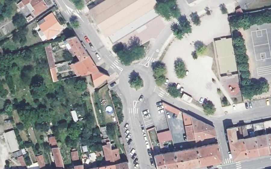 Vue aérienne du Rond-point anonyme n°28309365