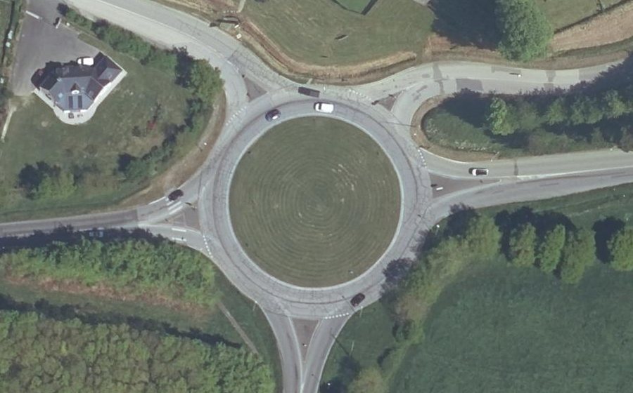 Vue aérienne du Rond-point anonyme n°28316859