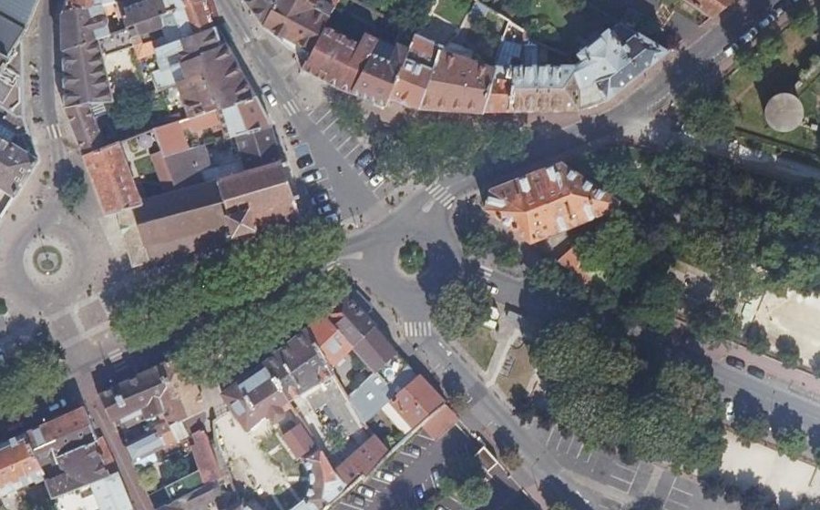 Vue aérienne de la Place de l'Église