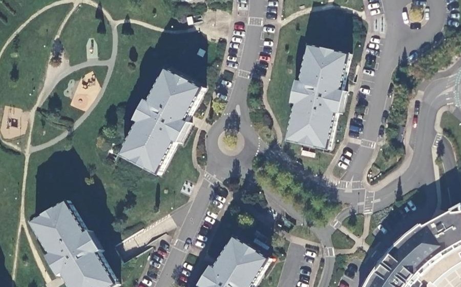 Vue aérienne du Rond-point anonyme n°28350627