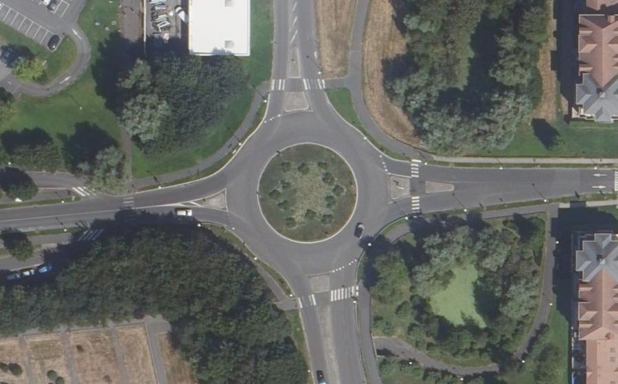 Vue aérienne du Rond-point anonyme n°283554890