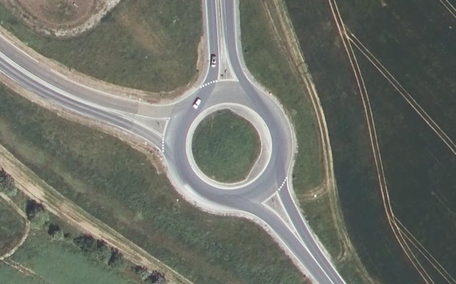 Vue aérienne du Rond-point anonyme n°28415014
