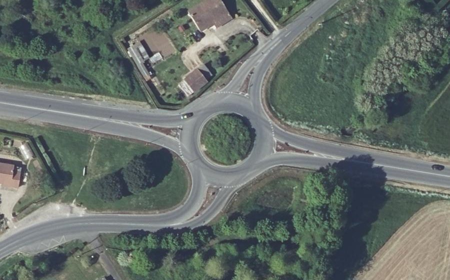 Vue aérienne du Rond-point anonyme n°28417449