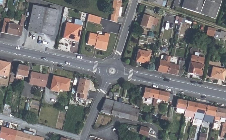 Vue aérienne du Rond-point anonyme n°284186100
