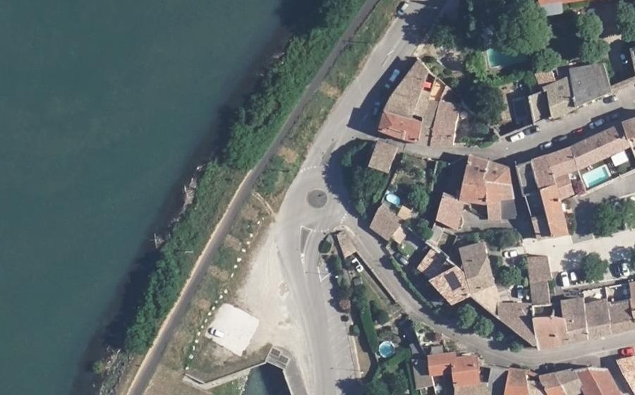 Vue aérienne du Rond-point anonyme n°28423054