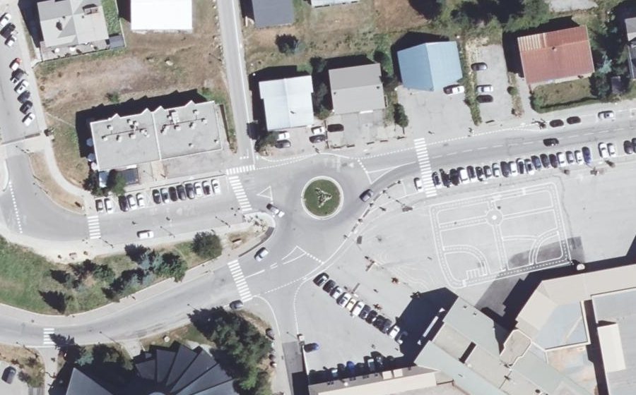 Vue aérienne du Rond-point anonyme n°28429105
