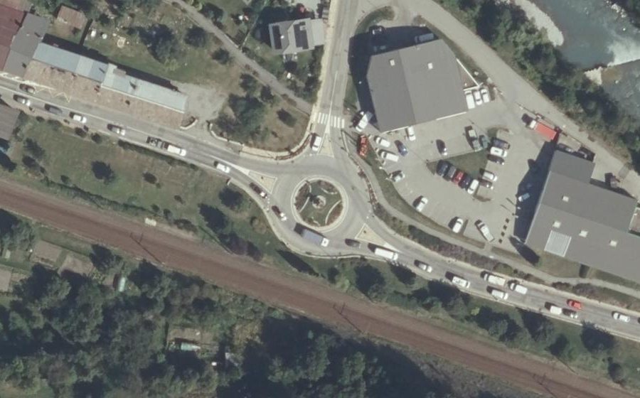 Vue aérienne du Rond-point anonyme n°284316326