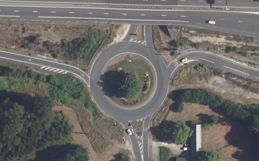 Vue aérienne du Rond-point anonyme n°28456426