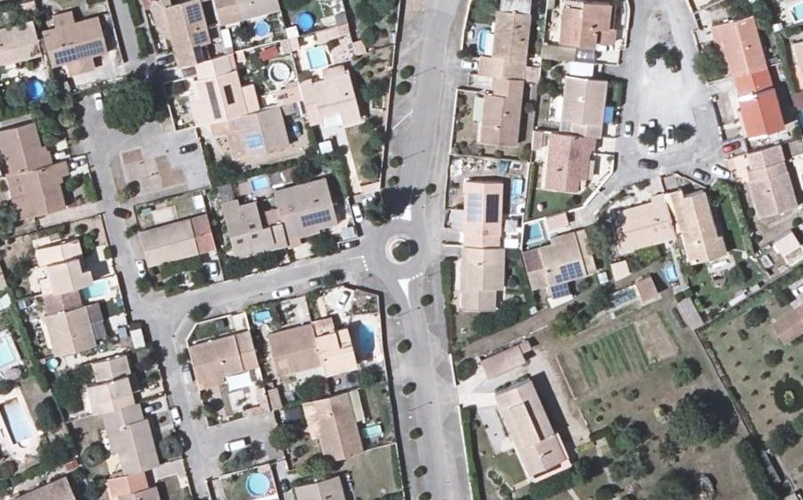 Vue aérienne du Rond-point anonyme n°284673657