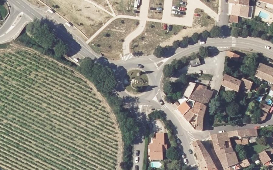 Vue aérienne du Rond-Point du 8 Mai 1945
