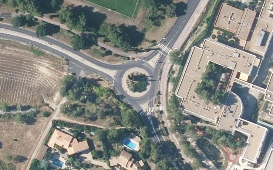 Vue aérienne du Rond-point anonyme n°28490026