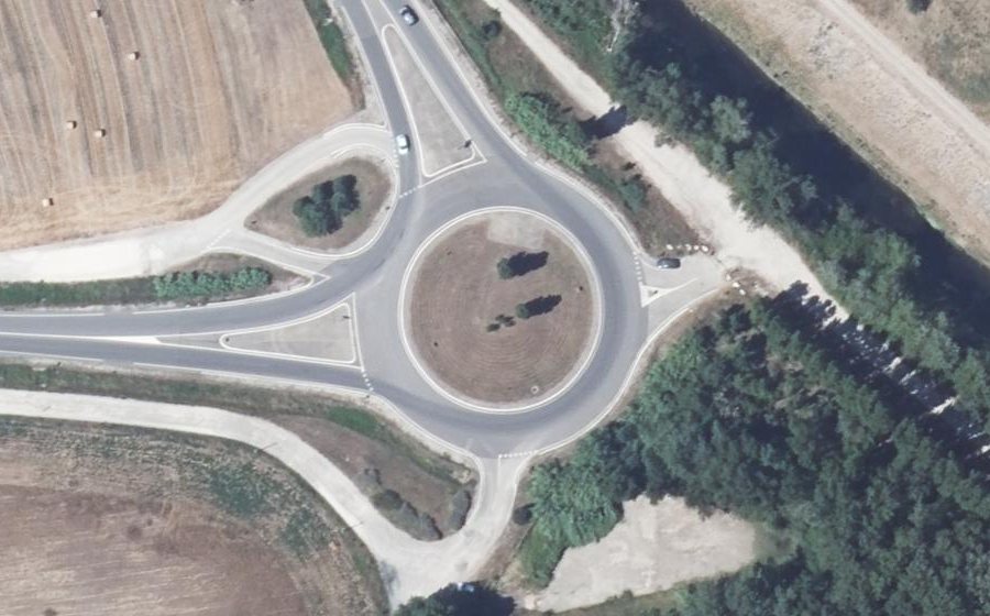 Vue aérienne du Rond-point anonyme n°28500194