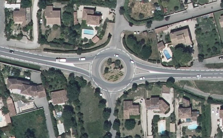 Vue aérienne du Route d'Entraigues