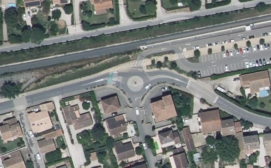 Vue aérienne du Rond-point anonyme n°28500265
