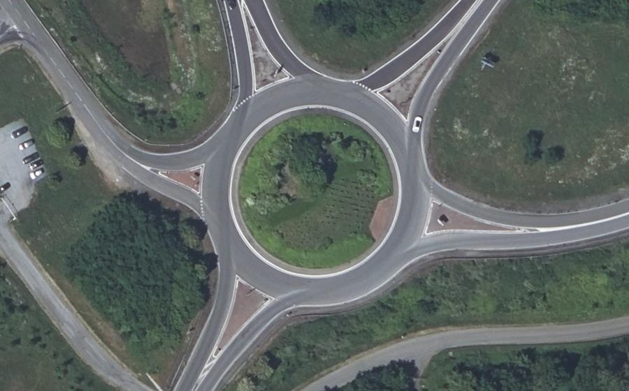 Vue aérienne du Rond-point anonyme n°28511737