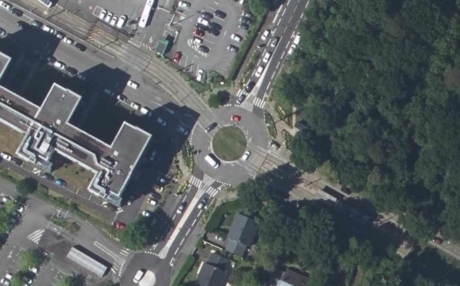 Vue aérienne du Rond-point anonyme n°28528632