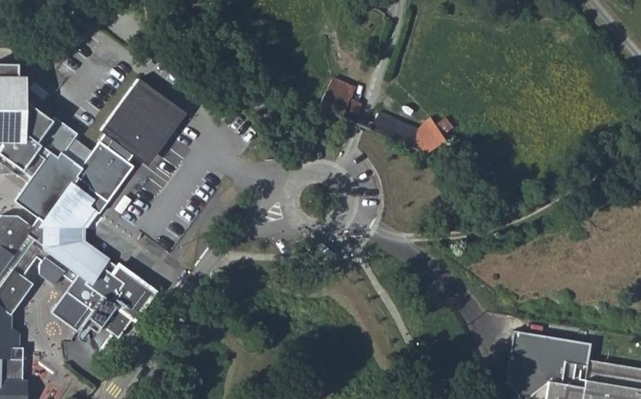 Vue aérienne du Rond-point anonyme n°28538171