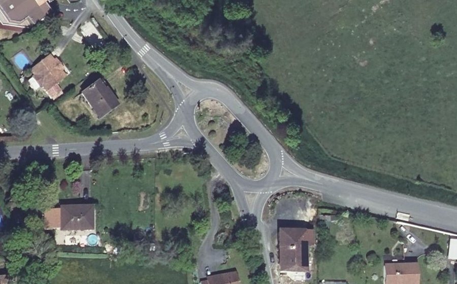 Vue aérienne du Rond-point anonyme n°28545000