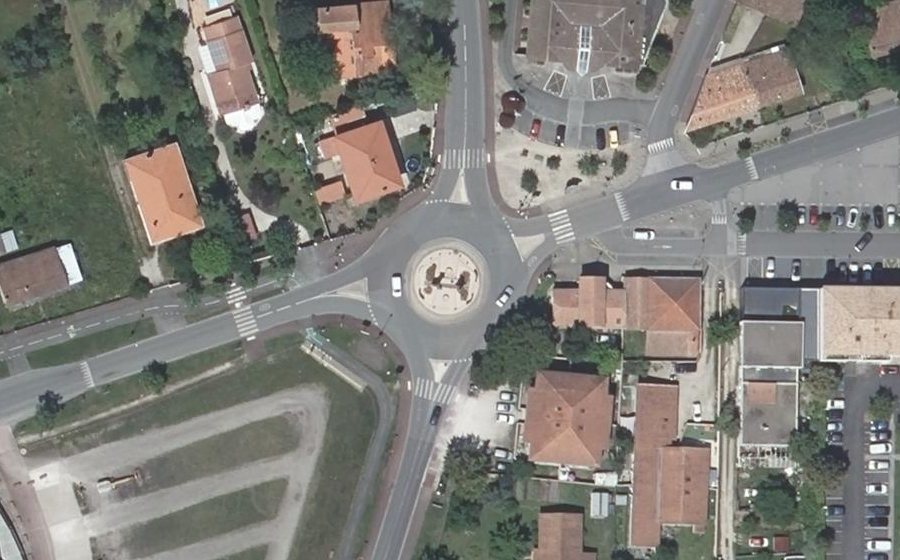 Vue aérienne du Rond-point anonyme n°28563004