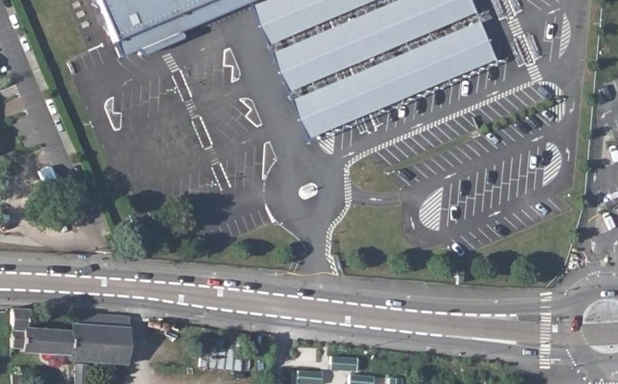 Vue aérienne du Rond-point anonyme n°285716290