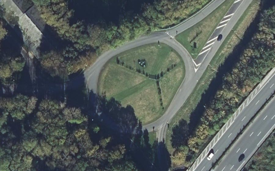 Vue aérienne du Rond-point anonyme n°28589077