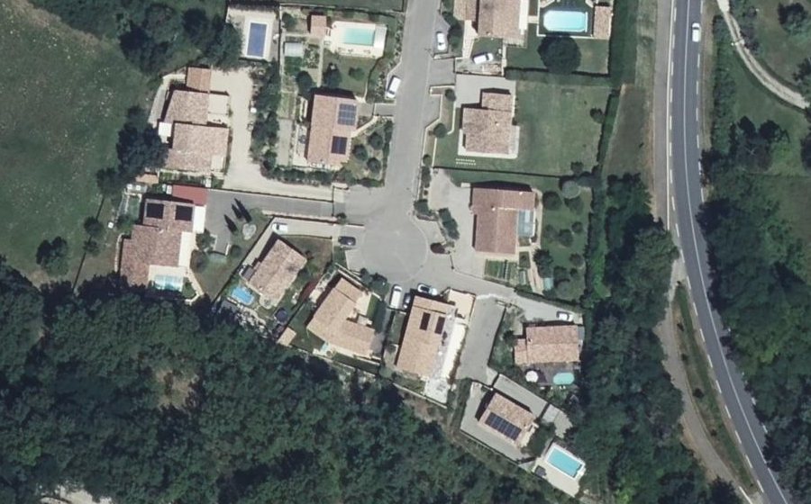 Vue aérienne du Rond-point anonyme n°285900184