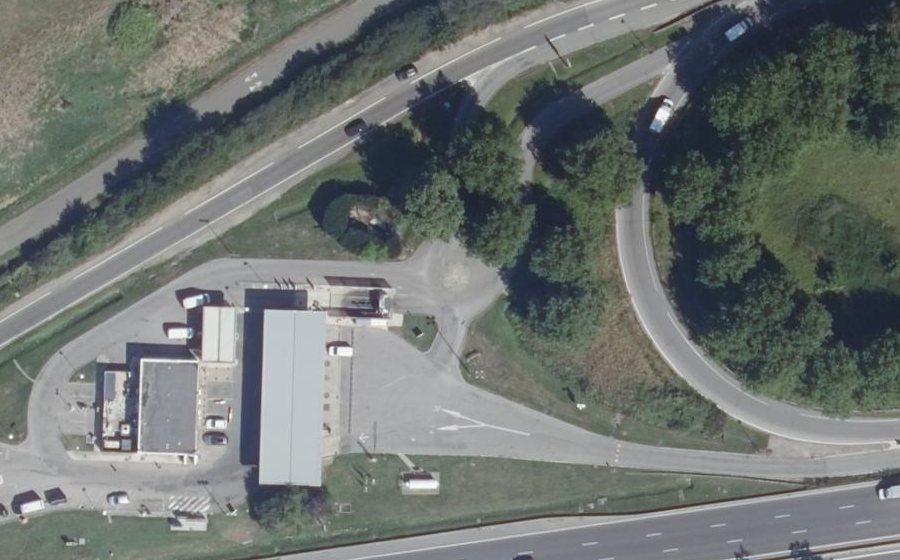 Vue aérienne du Rond-point anonyme n°28593785